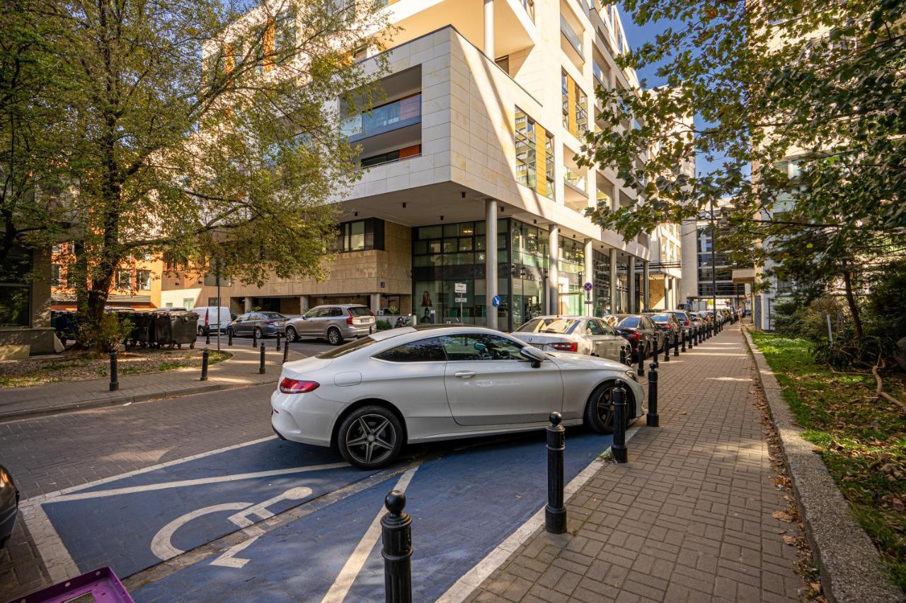 Atelier - Central, Parking, Metro Nearby - By Rentujemy Leilighet Warszawa